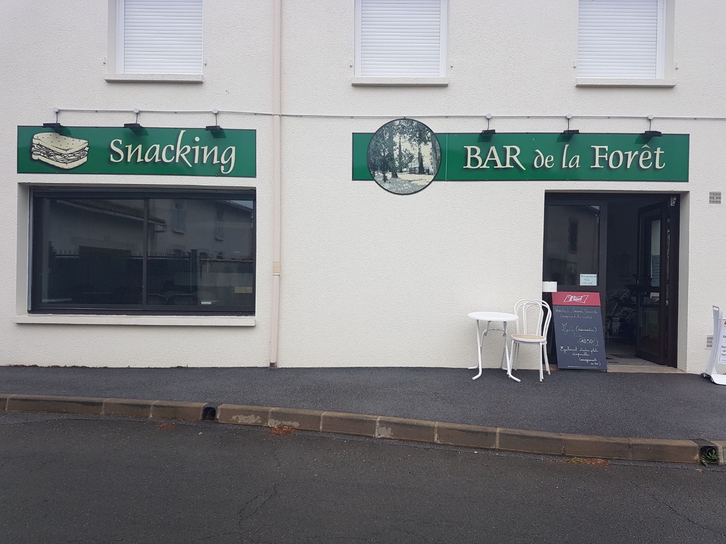 Le bar tabac de Saint Hilaire la Foret